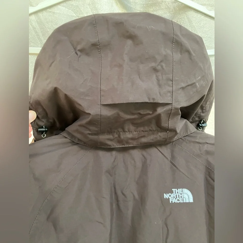 The North Face Women’s 2-piece Ski/Winter Jacket - Picture 4 of 16